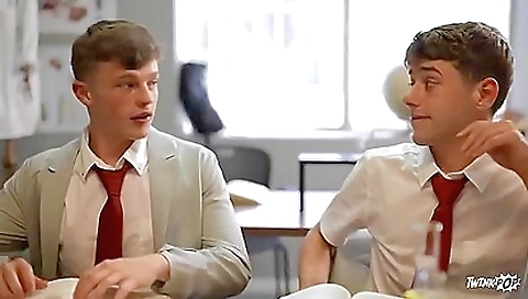 Fuck Plan In Chemistry Class Between Ake Preston & Joey Mills - Gay Twinks